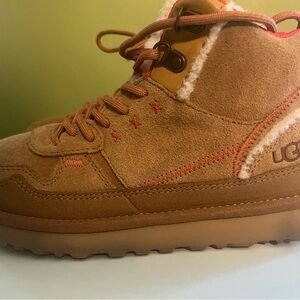 Women's UGG Hi Heritage Boots. Size 7.  Brown/Orange/Cream.
